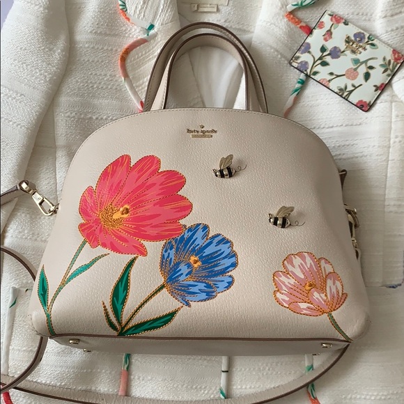 kate spade Handbags - Kate Spade Lottie picnic bee